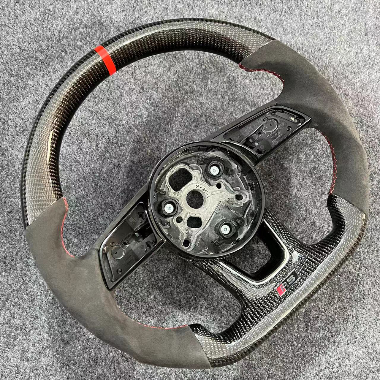 Custom Carbon Fiber Alcantara Steering Wheel for Audi B9 S4 S5 A4 A5 RS4 RS5 S3 | Yeedercar