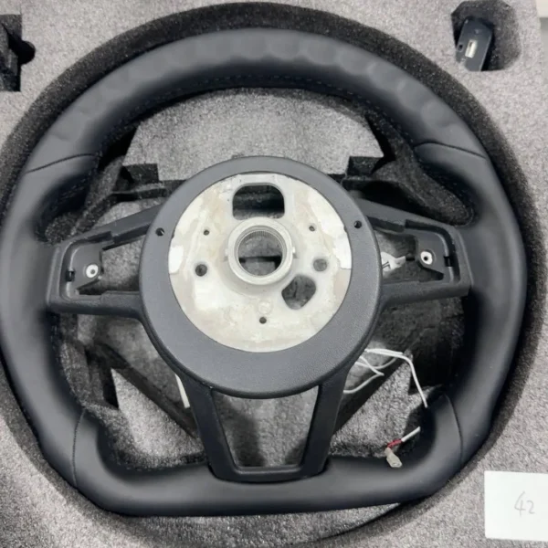 28a7655a221aebead0b486045c0f3ae7.webp Custom LED Carbon Fiber Leather Steering Wheel for Audi TT MK2 8J R8 | Shift Light | Yeedercar