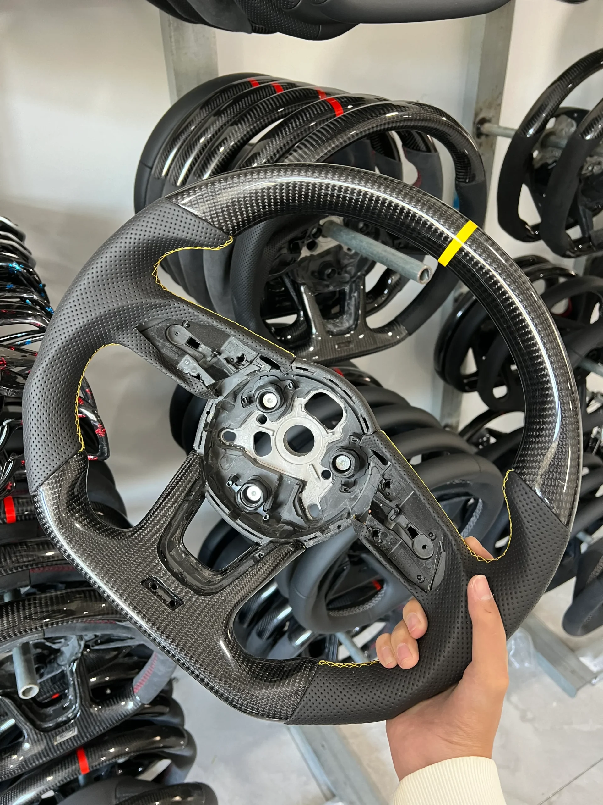 Custom Gloss Carbon Steering Wheel for Audi B9 S4 S5 A4 A5 RS4 RS5 S3 RS3 | Yeedercar - detail