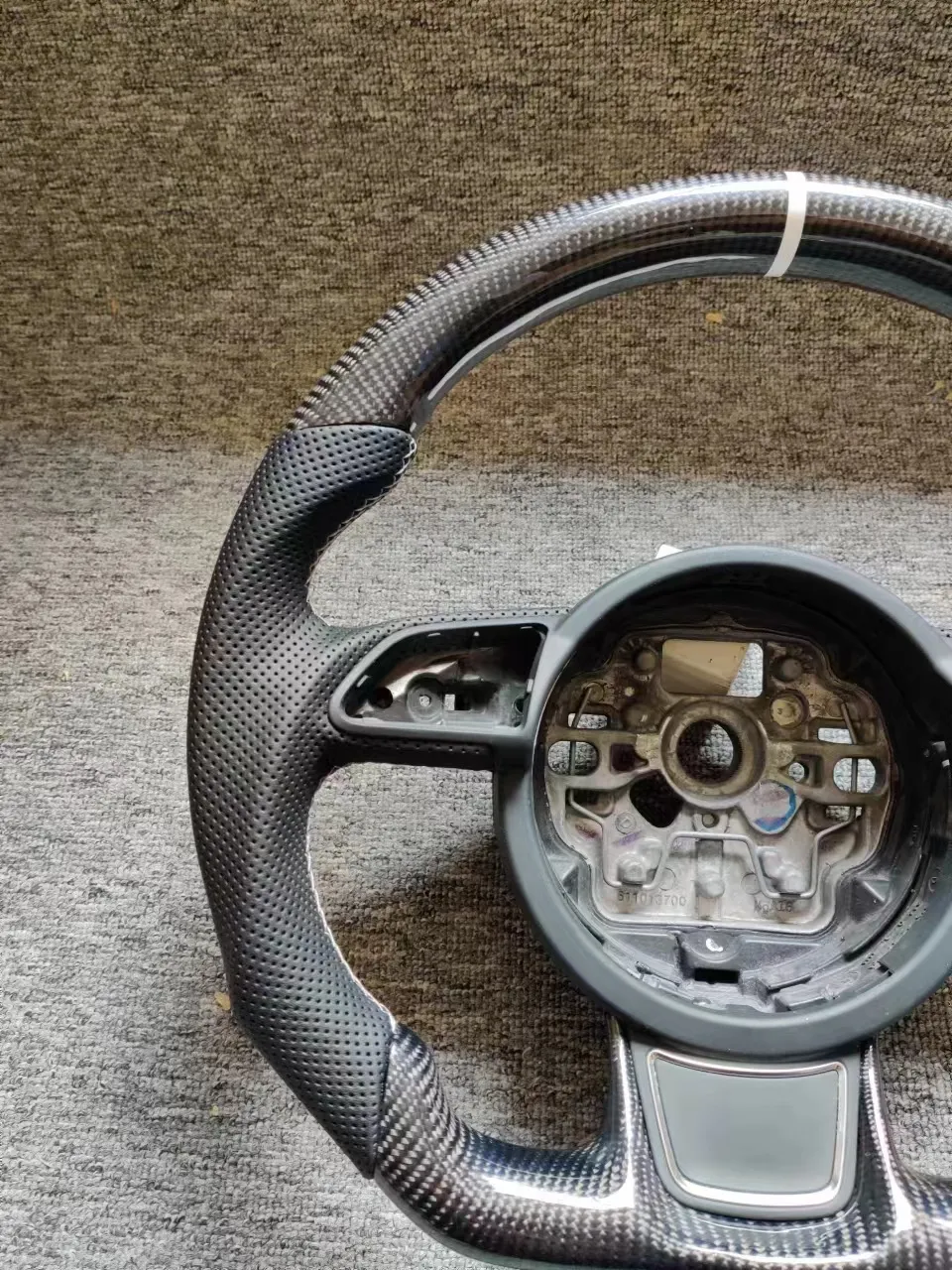 Custom Matte Carbon Steering Wheel for Audi A6 C7 A7 C7 S6 S7 RS6 RS7 | Yeedercar - detail