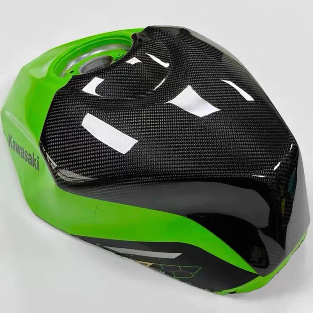 Dry Carbon Fiber Raised Tank Cover for Kawasaki Ninja 400 detail 2