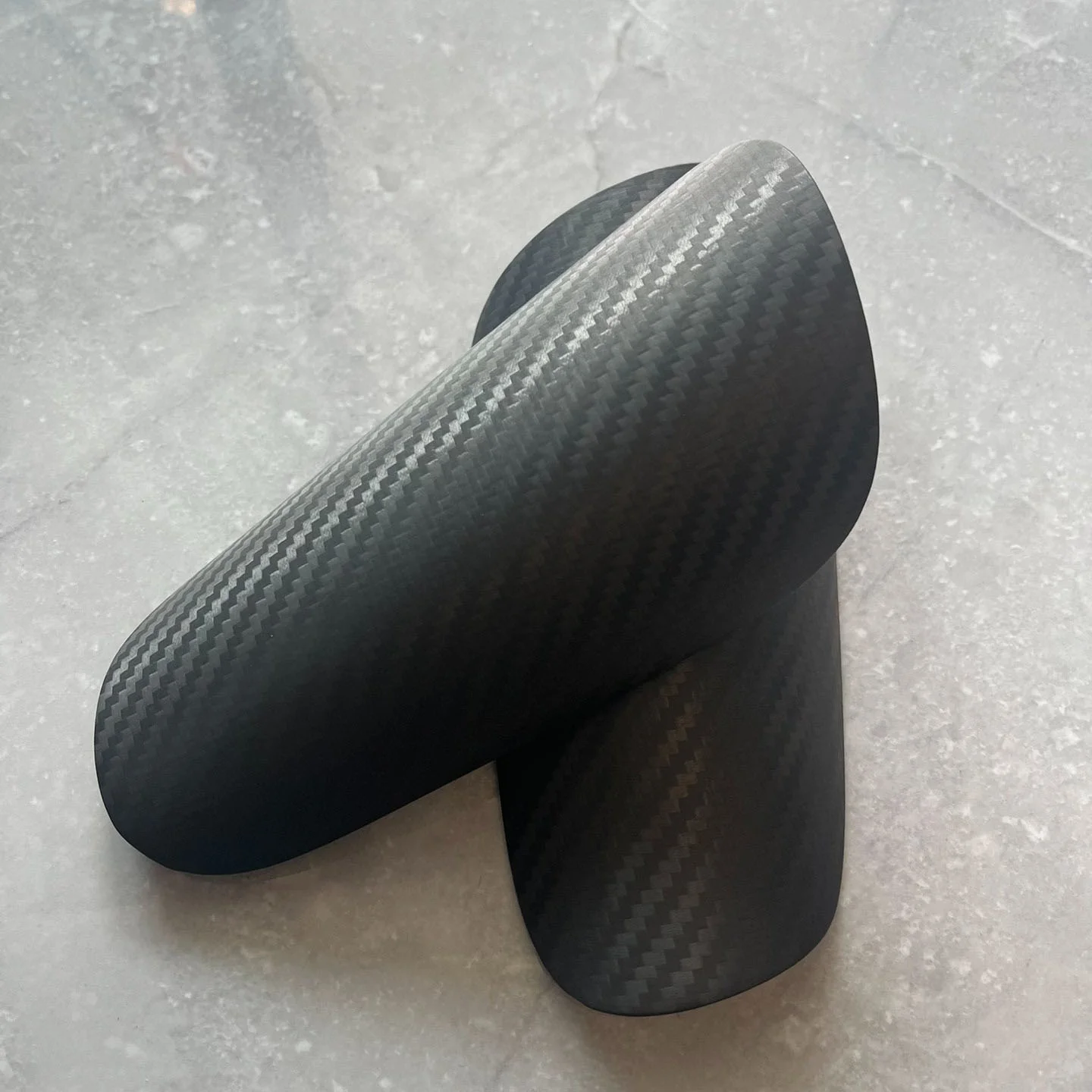 Yeedercar Carbon Fiber Shin Guards - Ultra-Light Soccer & Ski Protectors (S-XL) - detail