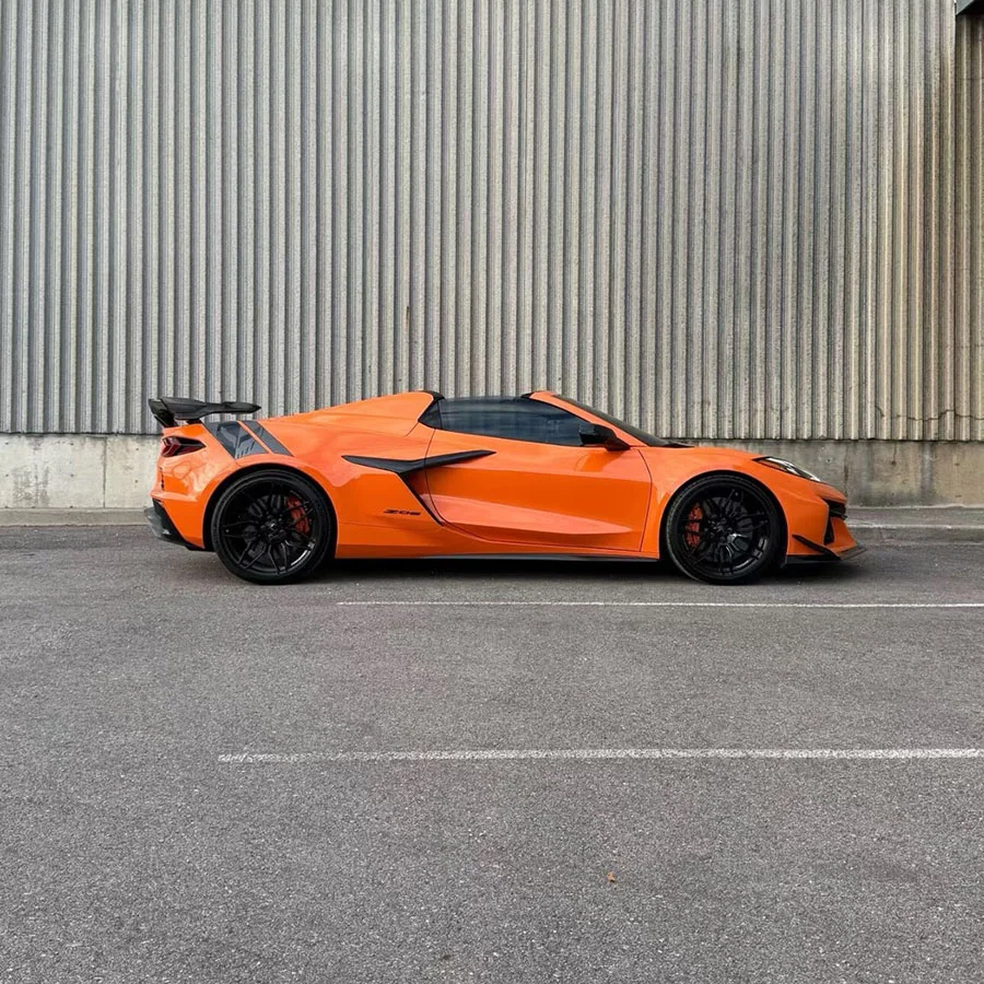 Yeedercar Carbon Fiber Side Skirts for Corvette C8 Z06 - detail