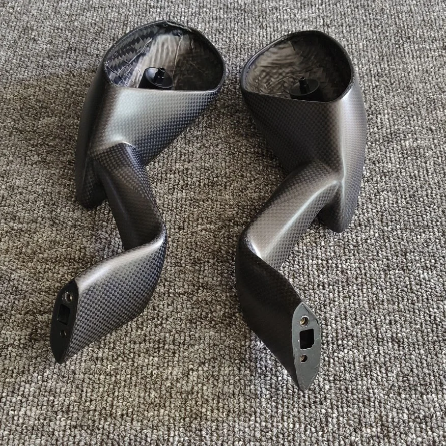 Ducati Panigale V4 2025 dry carbon mirror detail