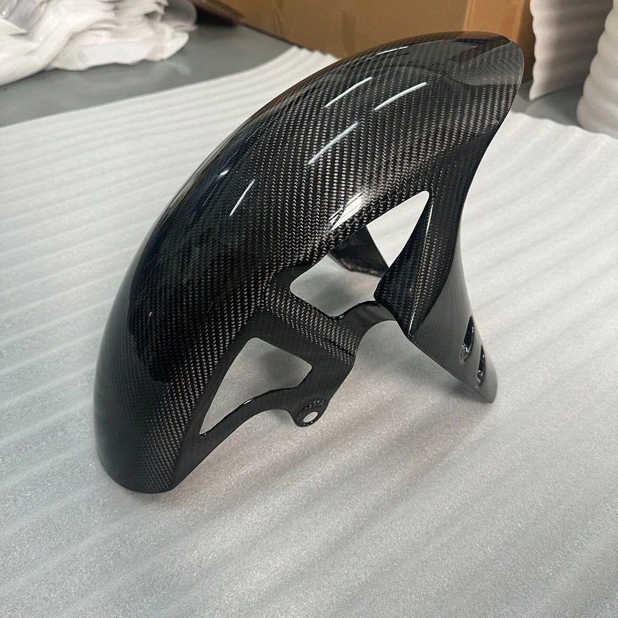 Yamaha R1 dry carbon fender weave close-up