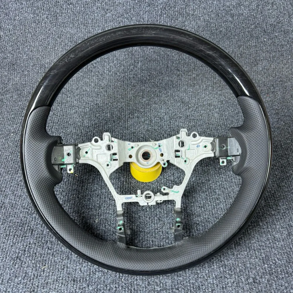 Wooden Steering Wheel for Toyota Land Cruiser 76 / 78 detail 2