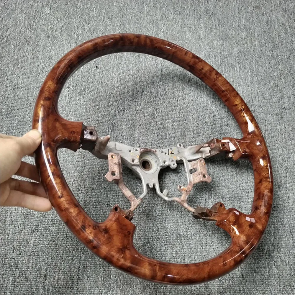 Walnut Wood Steering Wheel for Toyota Crown (12th Gen) detail 2