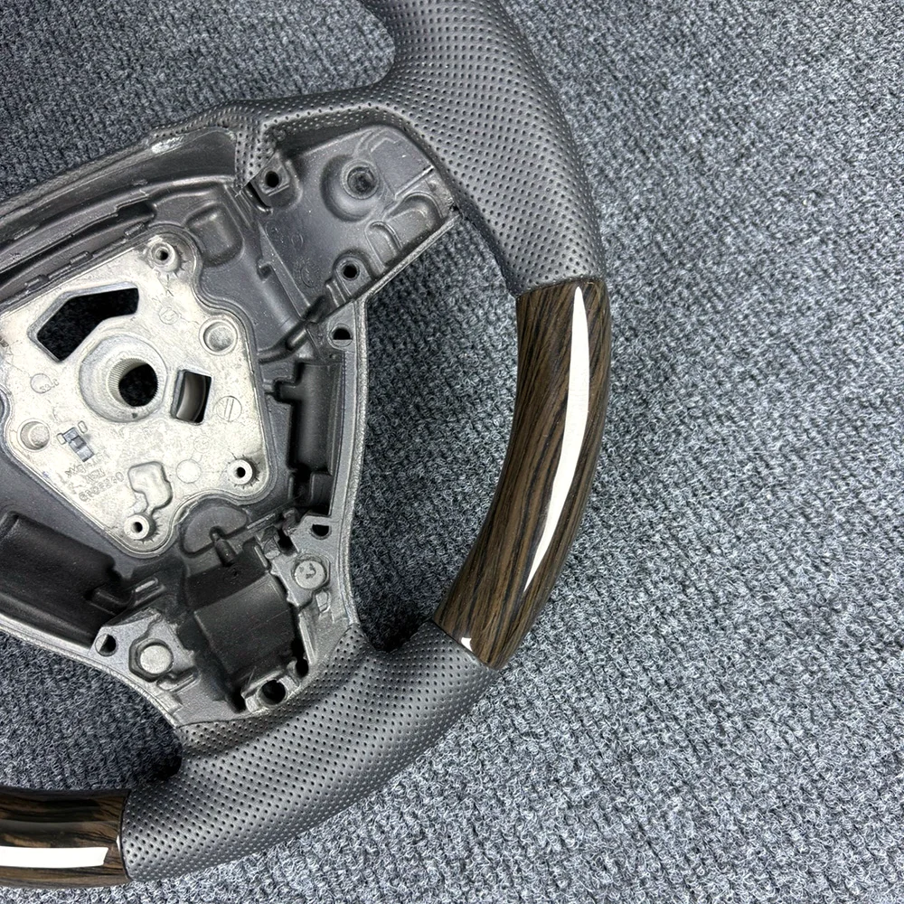 Wooden Steering Wheel for BMW 5 Series & 7 Series (F02 / F18) detail 2