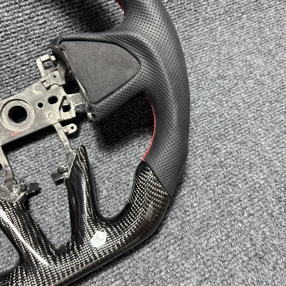 Custom Carbon Fiber Steering Wheel for Honda Fit (GK5) / Civic detail 1