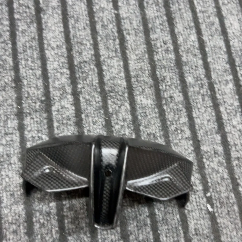 Carbon Fiber Windshield for KTM 790 detail 4