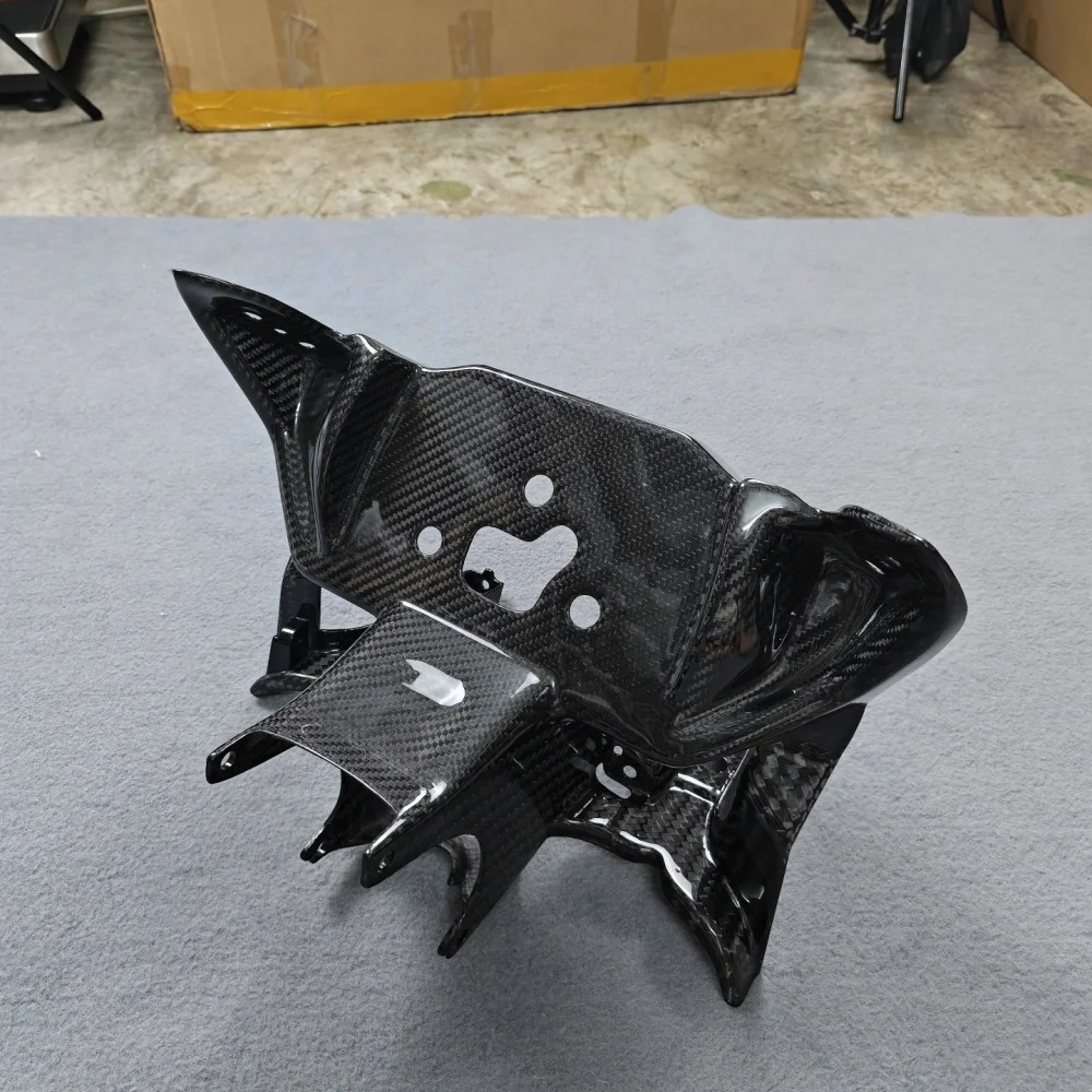 Custom Carbon Fiber Part for BMW s1000rr (2019-2025) detail 3