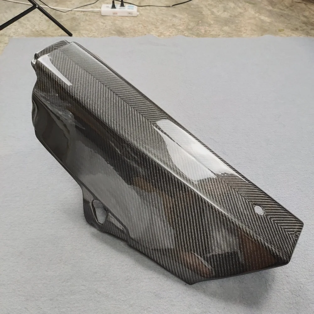 Custom Gloss Carbon Fiber Bodywork for Yamaha Custom detail 1