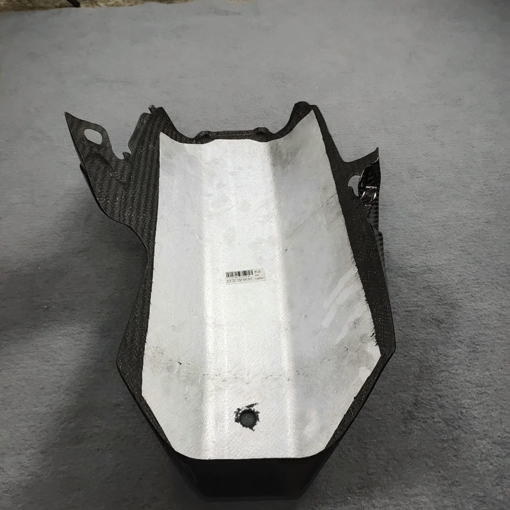 Custom Gloss Carbon Fiber Bodywork for Yamaha Custom detail 4