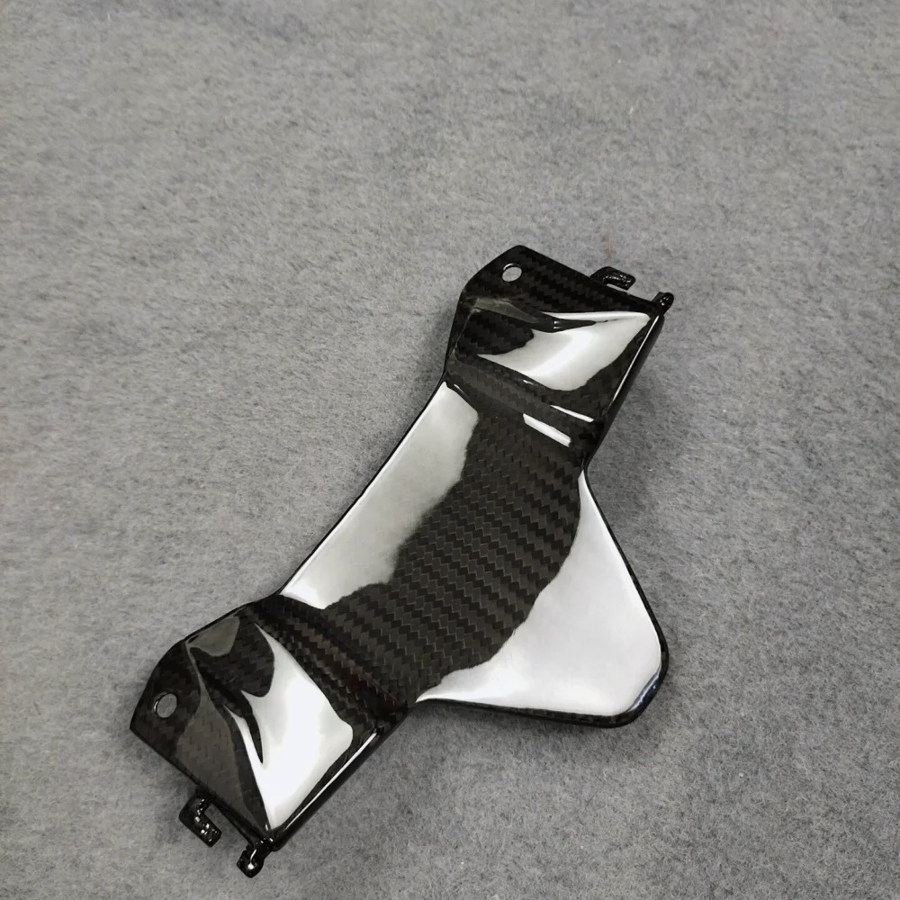 Custom Gloss Carbon Fiber Upgrade for Kawasaki Z900 (2020-24) detail 3