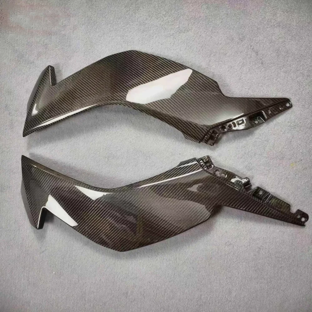 Carbon fiber motorcycle part for serial 337 - detail