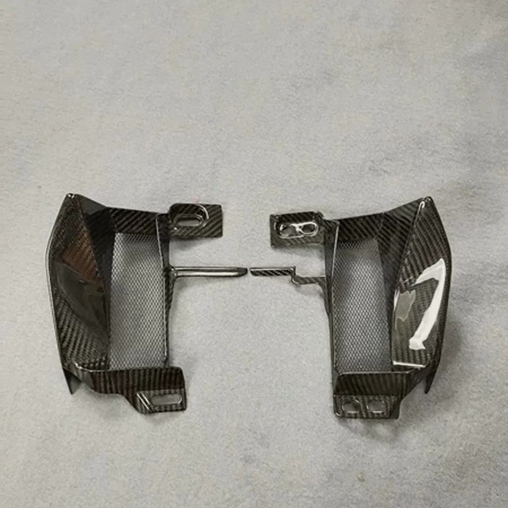 Custom Carbon Fiber Radiator Guard for KTM 390 K40 detail 2