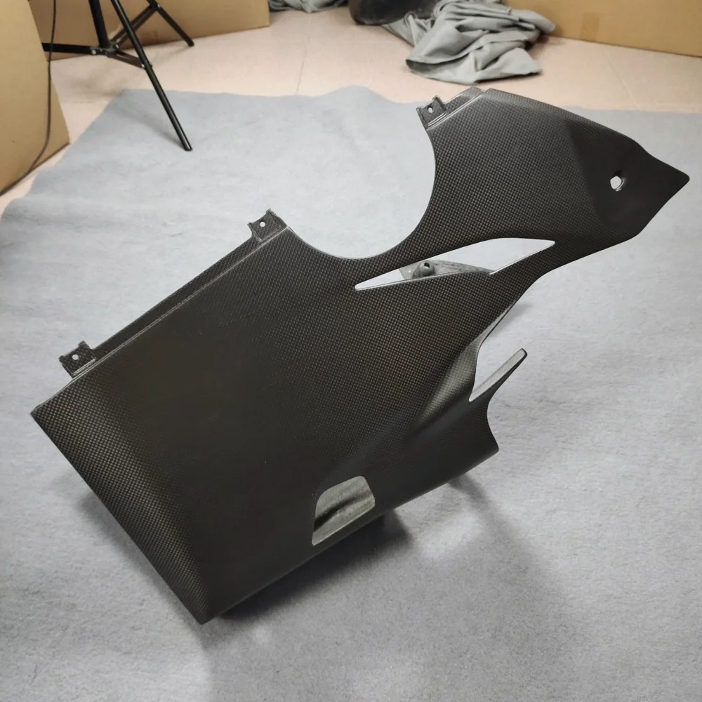 Custom Gloss Carbon Fiber Upgrade for Ducati Custom detail 5