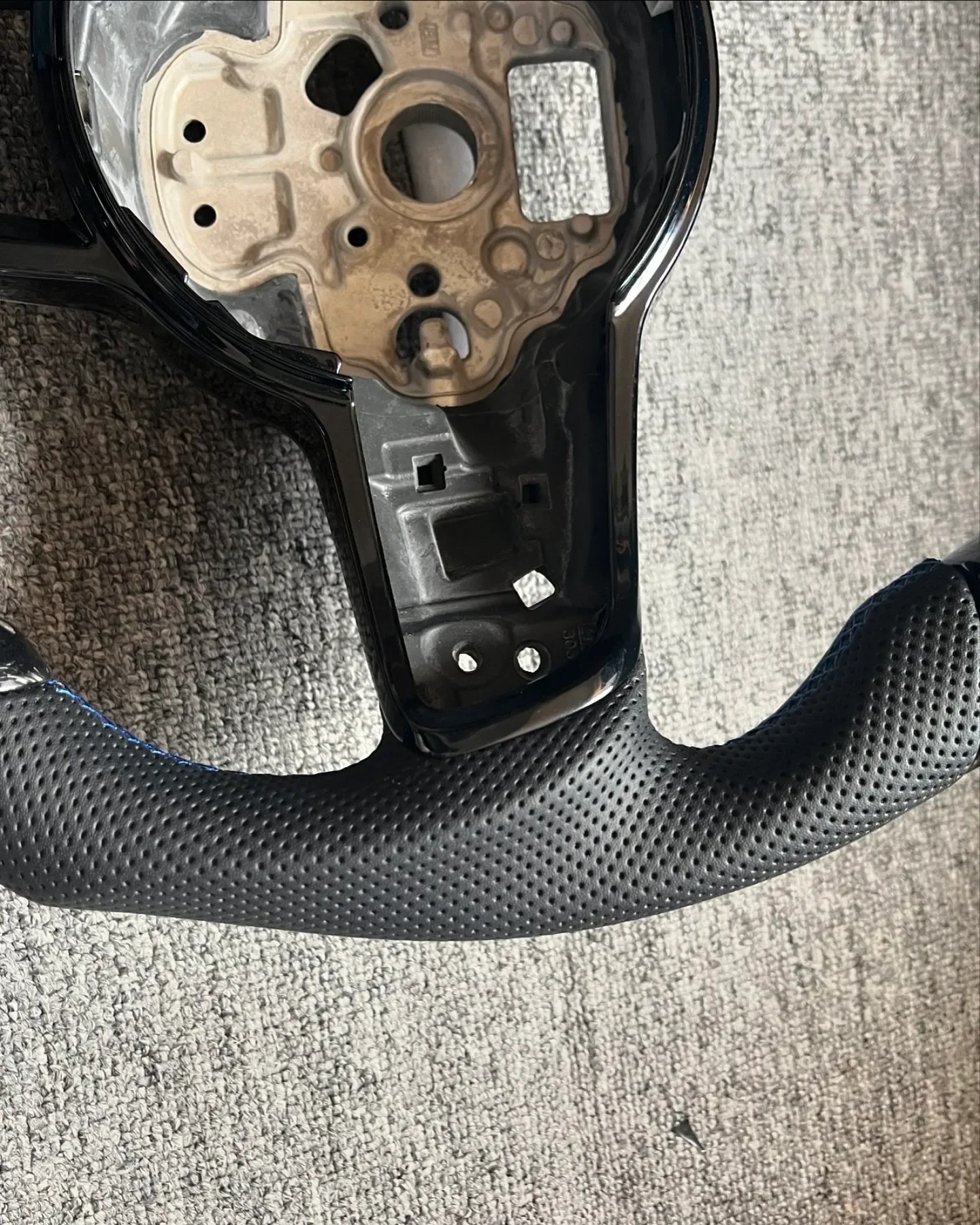 Yeedercar Custom Forged Carbon fiber steering wheel for Volkswagen Golf 7 GTI Rline - Image 2