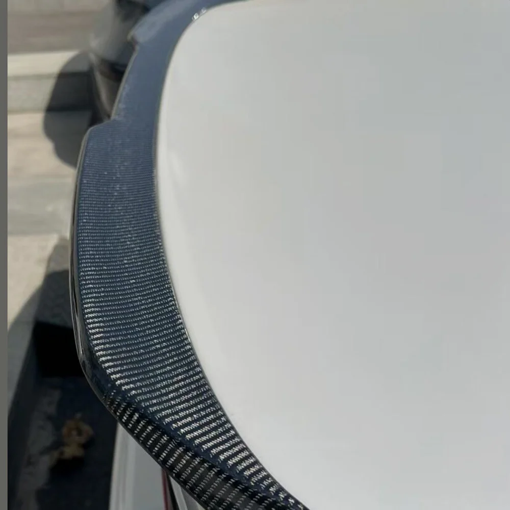 Carbon Fiber Rear Spoiler for BMW 5 Series G30 / G38 detail 1