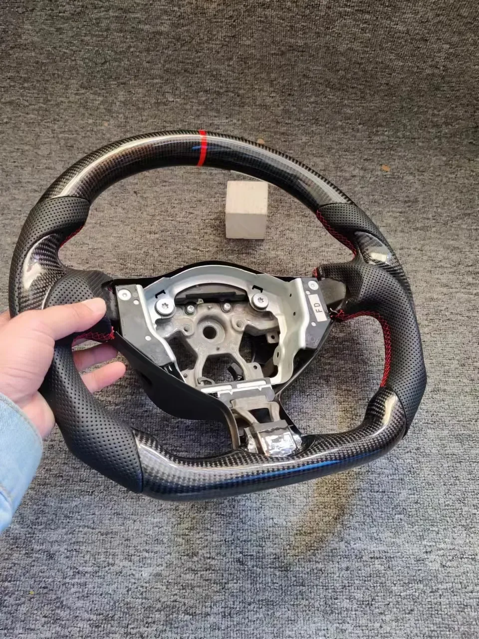 nissan 370z carbon fiber steering wheel - view 3