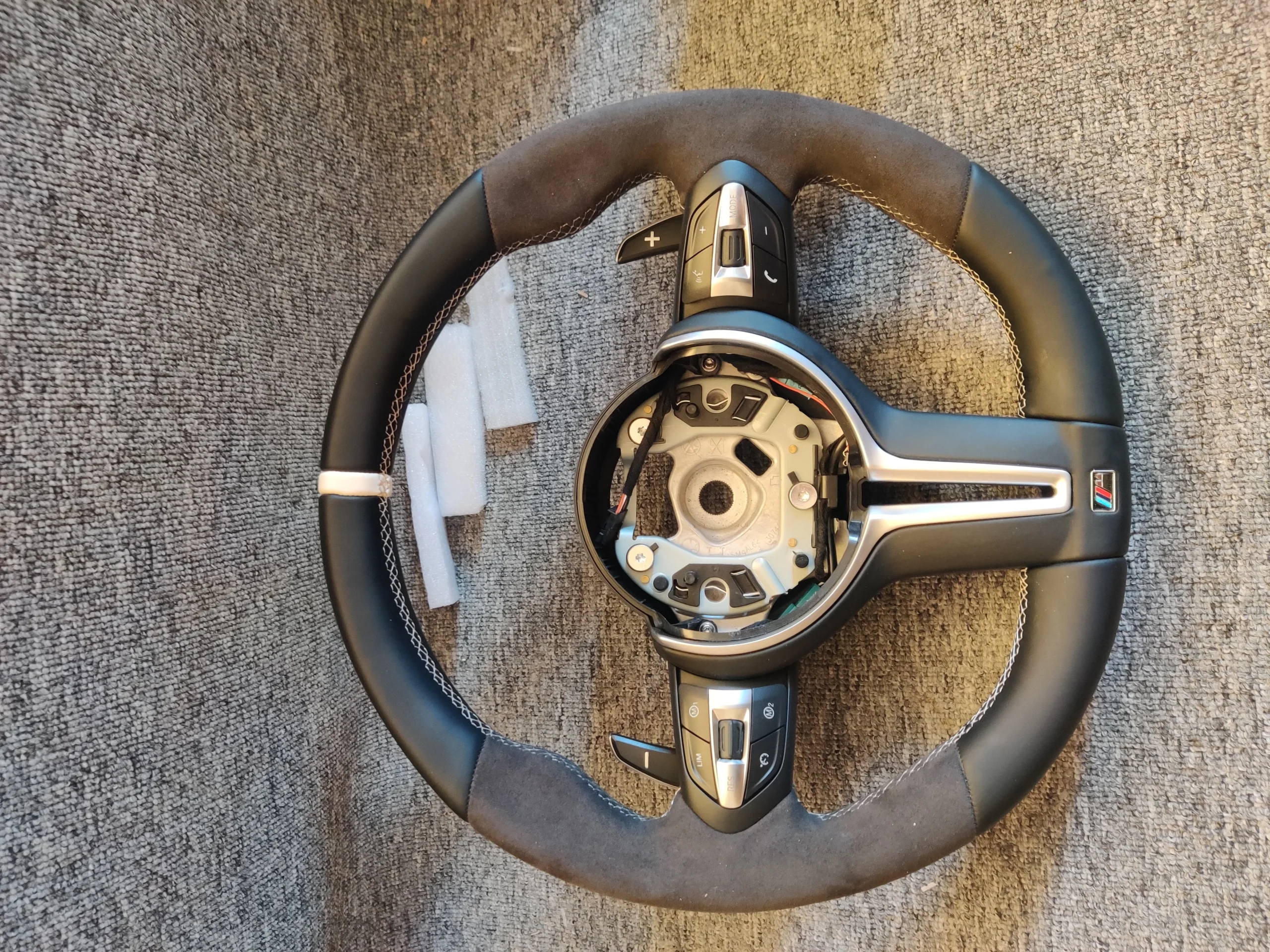bmw f series carbon fiber steering wheel - view 3