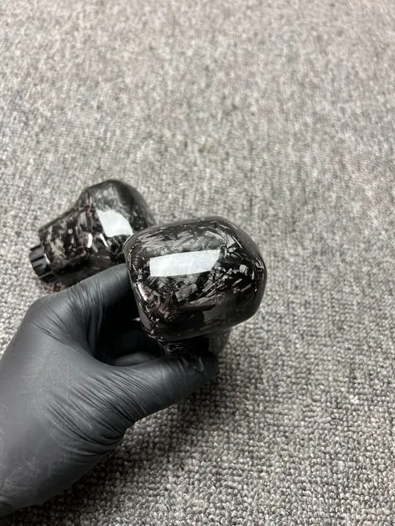 Yeedercar Custom Carbon Fiber Shift Knob for Toyota Sienna - detail