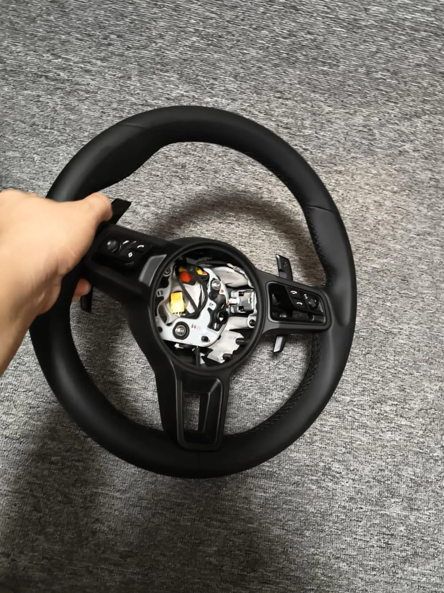 Steering Wheel on Porsche Cayenne 911 918 Panamera - view 3