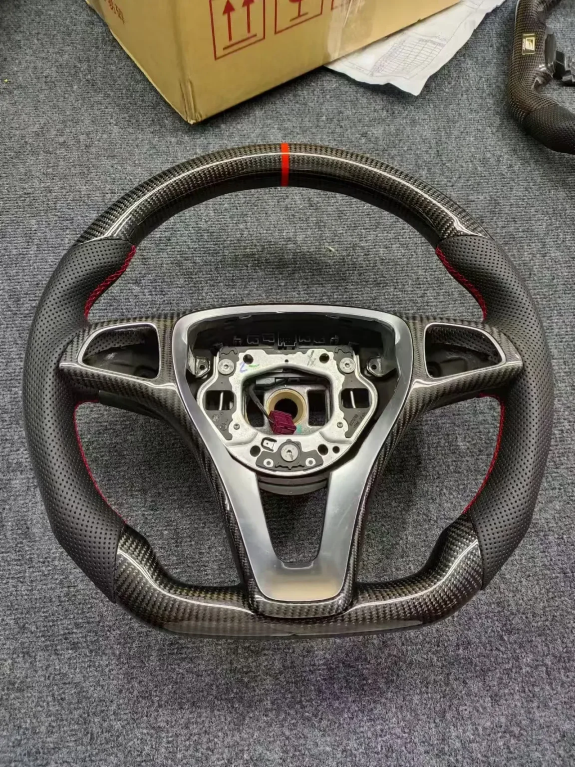 Yeedercar Custom Carbon fiber steering wheel for Mercedes-Benz C250