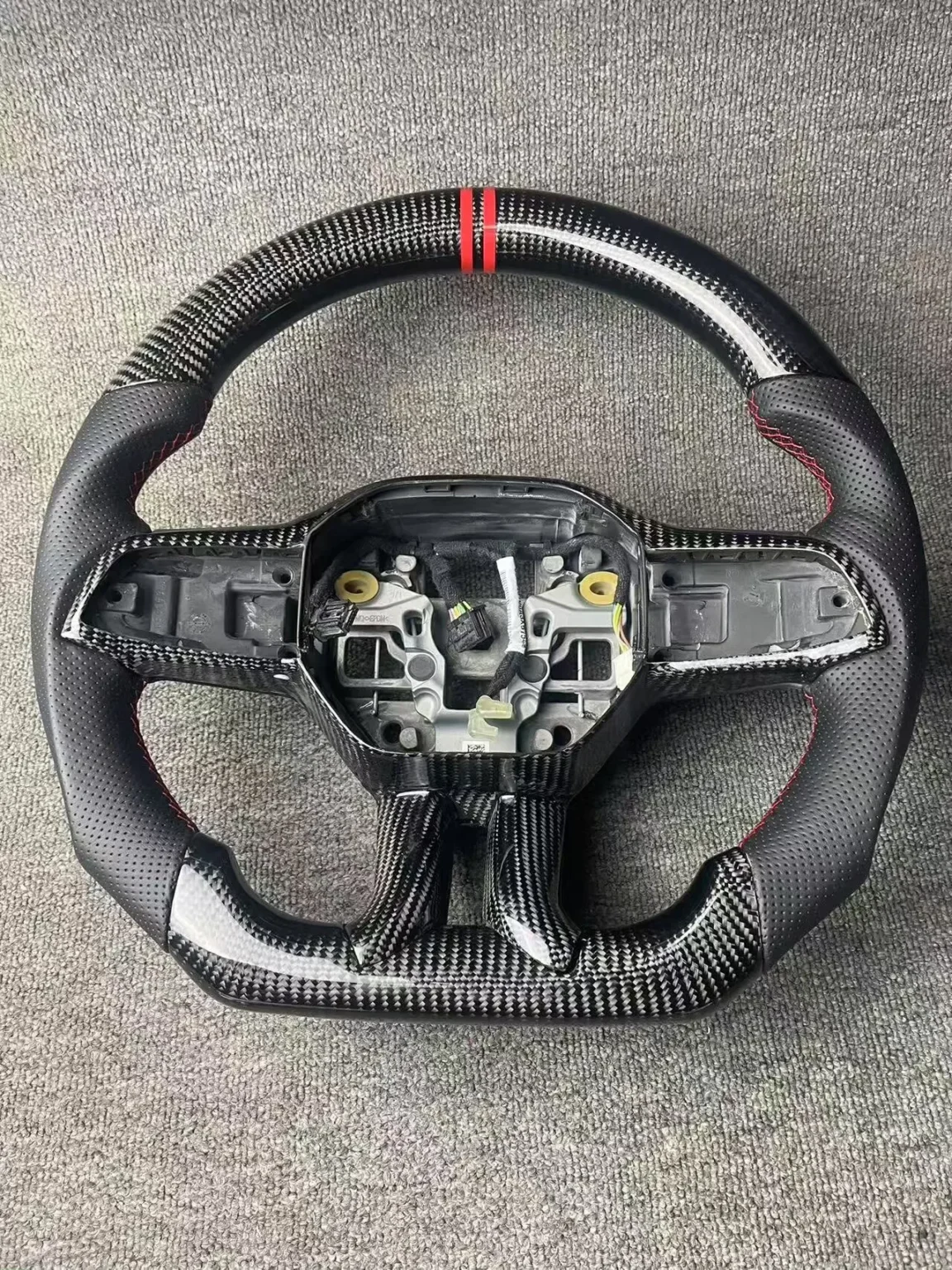 Yeedercar Custom Carbon fiber steering wheel for New Ford Mendeo Fusion