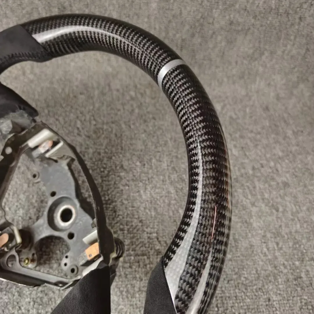 Steering Wheel on Lexus IS200 - view 2