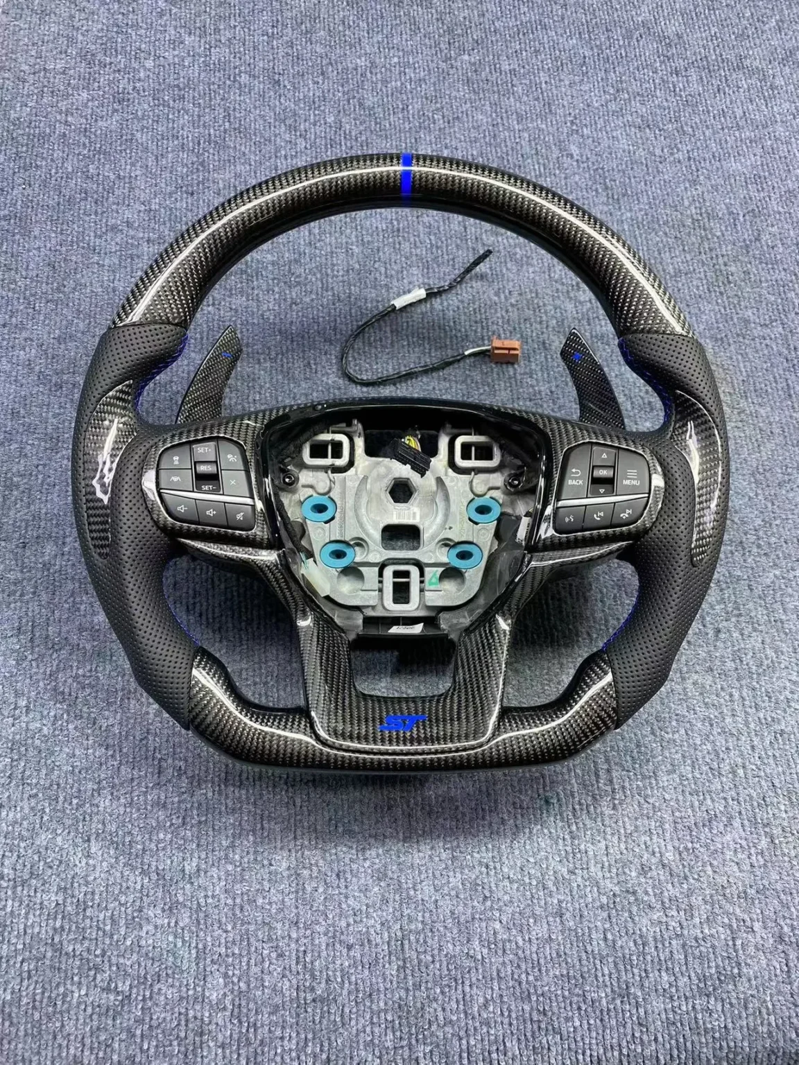 Yeedercar Custom Gloss Carbon fiber steering wheel leather with heated for Ford explorer