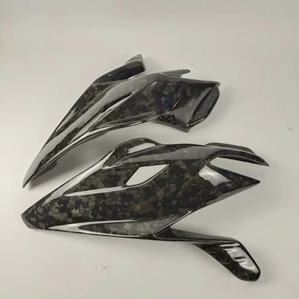 High-Grade Carbon Fiber Side Panel for KTM 390 K41 detail 1