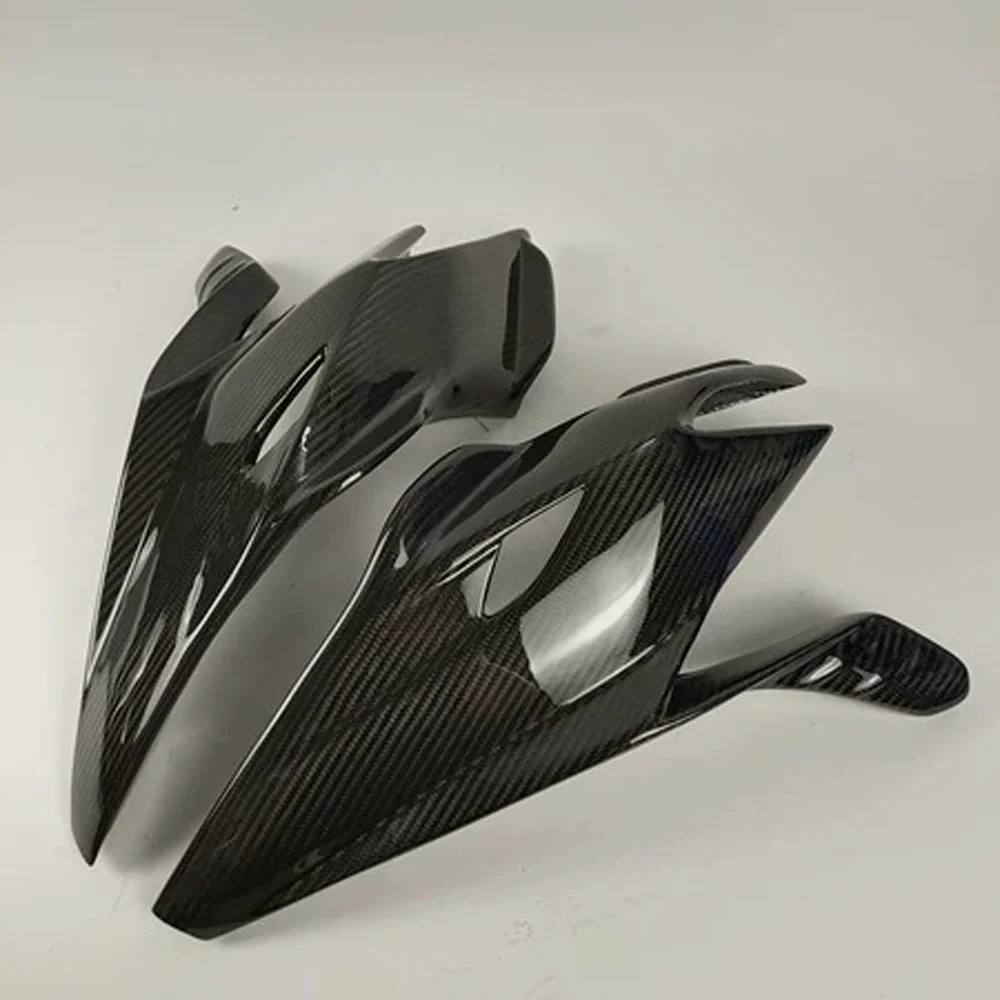 High-Grade Carbon Fiber Side Panel for KTM 390 K41 detail 2