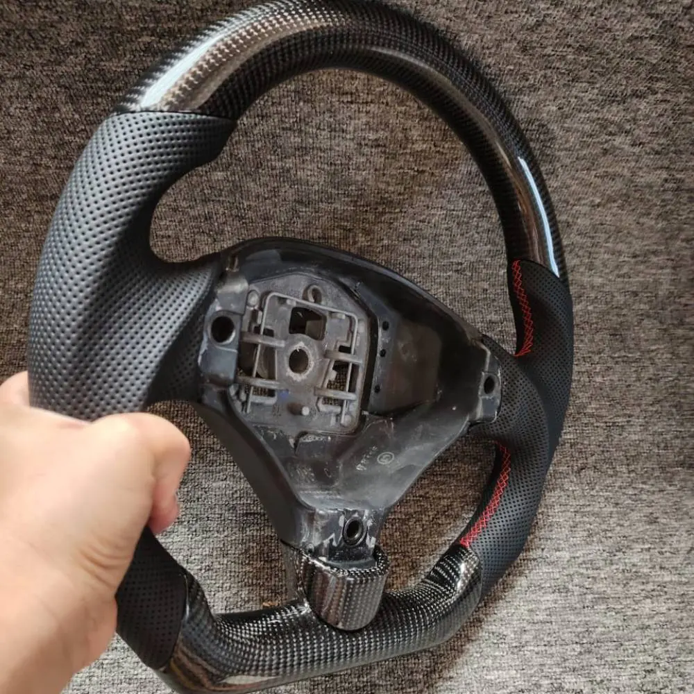 Steering Wheel on Peugeot RCZ - view 3