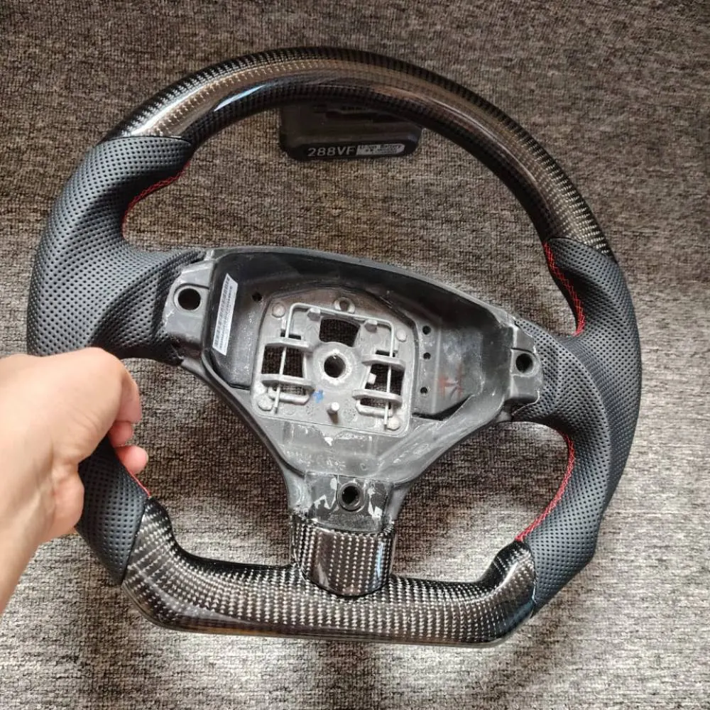 Steering Wheel on Peugeot RCZ - view 4