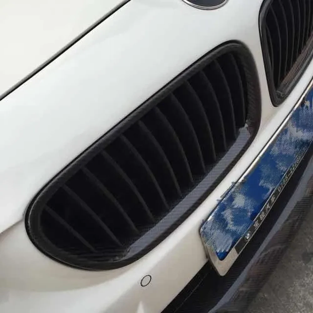 Front Grille Mesh for BMW F10 in Carbon Fiber — front three-quarter view