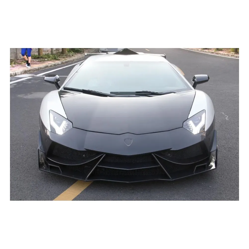 Carbon Fiber Bonnet for Lamborghini Aventador LP700 (2015) — close-up of the woven texture