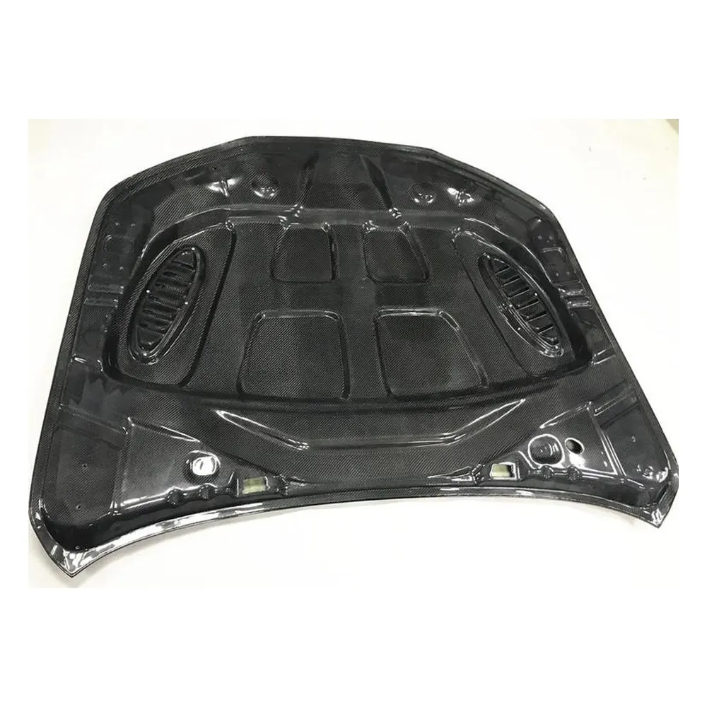 Engine Hood in Carbon Fiber for Alfa Romeo Giulia Quadrifoglio Verde Sedan 4-Door (2017-2020)