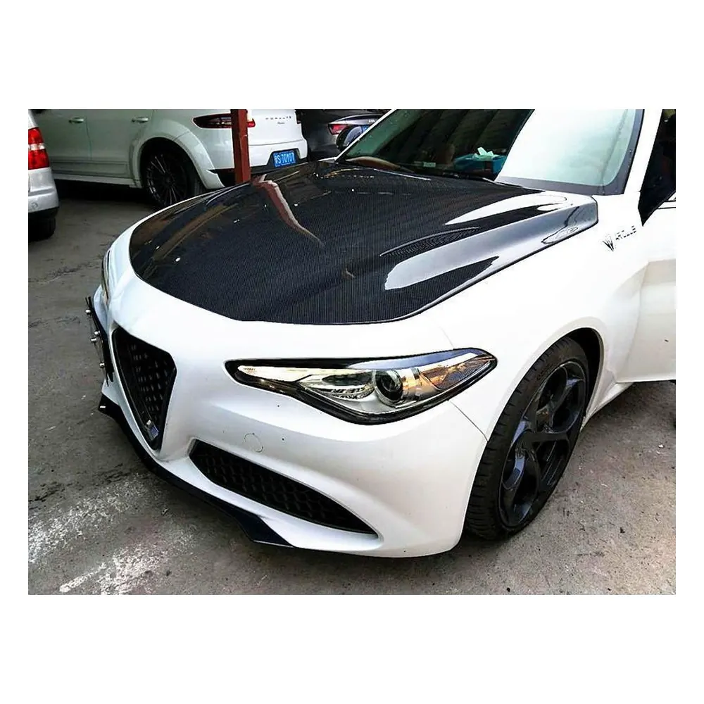 Engine Hood in Carbon Fiber for Alfa Romeo Giulia Quadrifoglio Verde Sedan 4-Door (2017-2020) — front three-quarter view