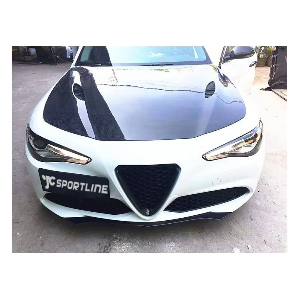 Engine Hood in Carbon Fiber for Alfa Romeo Giulia Quadrifoglio Verde Sedan 4-Door (2017-2020) — side profile