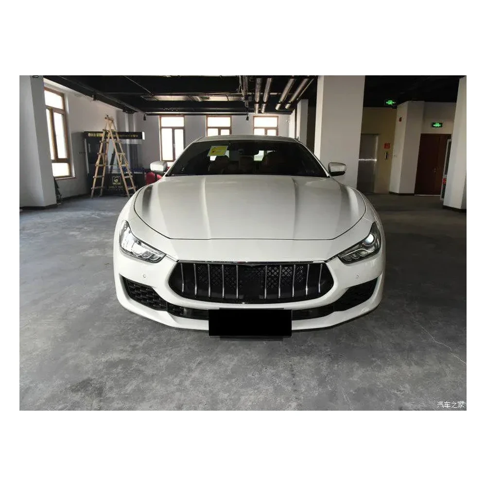 Front Grille Cover Trim in Carbon Fiber for Maserati Ghibli Base Sedan 4-Door (2018-2019) — front three-quarter view