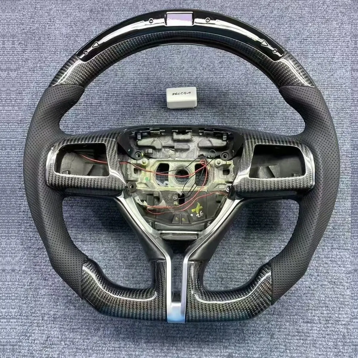 Maserati Quattroporte LED carbon fiber steering wheel with a flat-bottom carbon rim