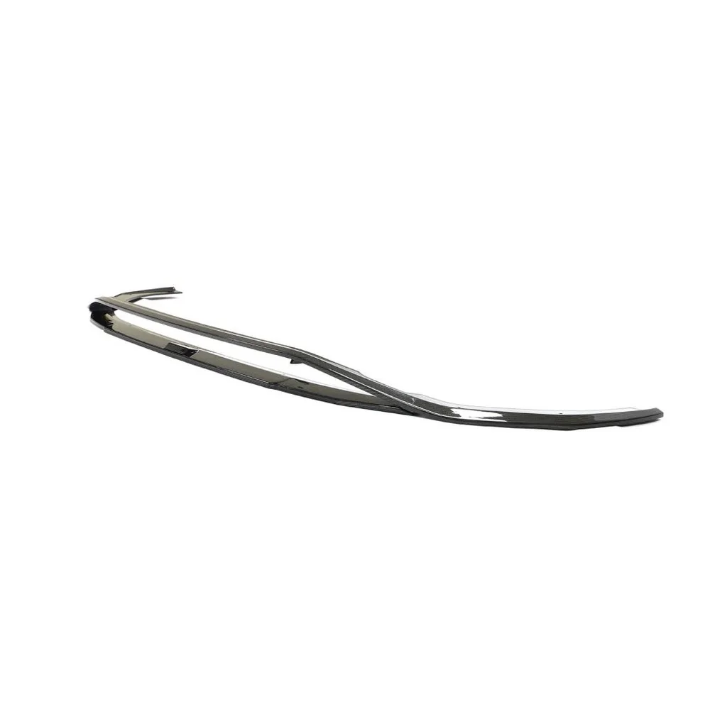 Front Chin Spoiler in Dry Carbon Fiber for BMW 5 Series F90 M5 Sedan (2020) - Yeedercar - Image 2