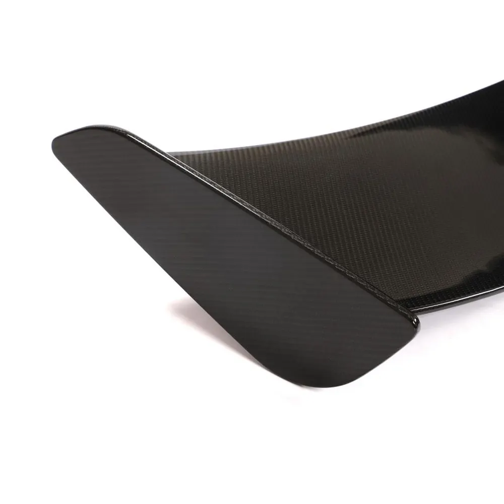 Dry carbon fiber rear spoiler for a McLaren 570S
